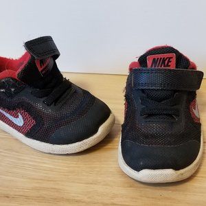 Nike Revolution 3 - red + black 4C